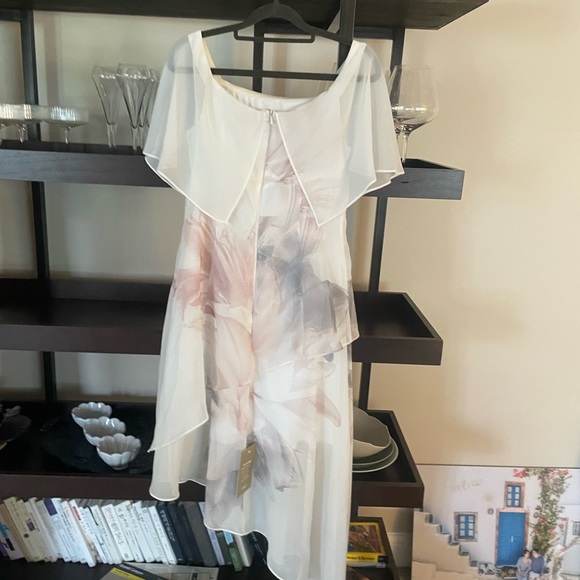 Coast Tara Off the Shoulder Tiered Dress - Picture 6 of 7